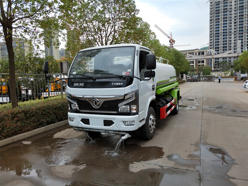 東風小多利卡5噸灑水車-5方灑水車廠家報價 東風小多利卡5噸灑水車-5方灑水車廠家報價