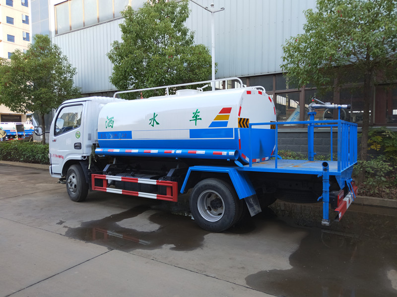 東風多利卡D6國五5噸5方8噸灑水車 東風多利卡D6國五5噸5方8噸灑水車