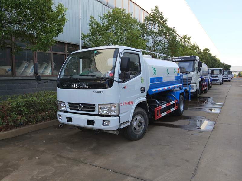 5噸東風(fēng)灑水車廠家價(jià)格-湖北程力 5噸東風(fēng)灑水車廠家價(jià)格-湖北程力