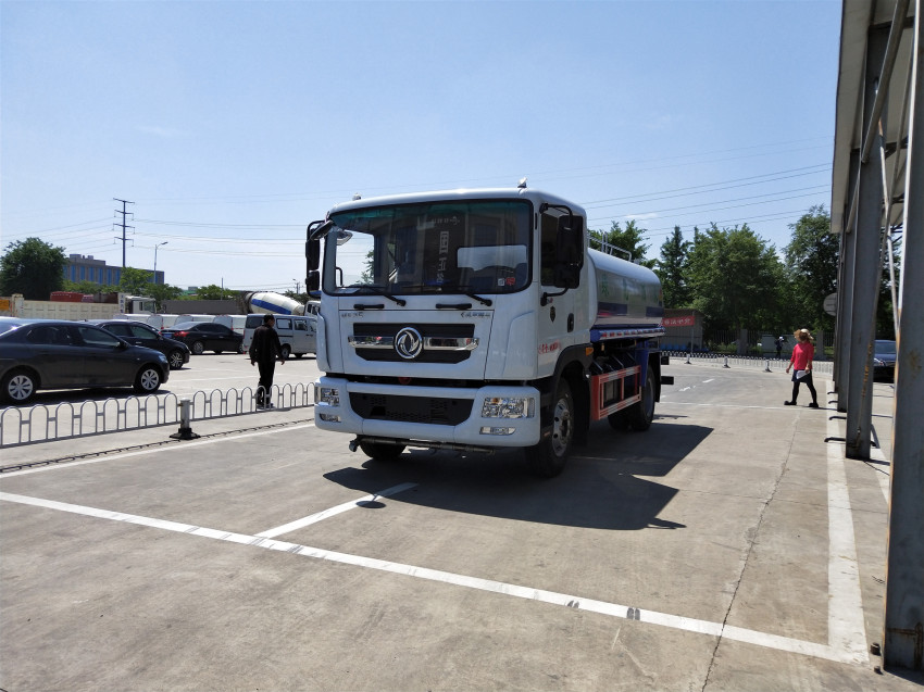 東風D9國六灑水車 噴水車 程力灑水車廠家直銷 東風D9國六灑水車 噴水車 程力灑水車廠家直銷