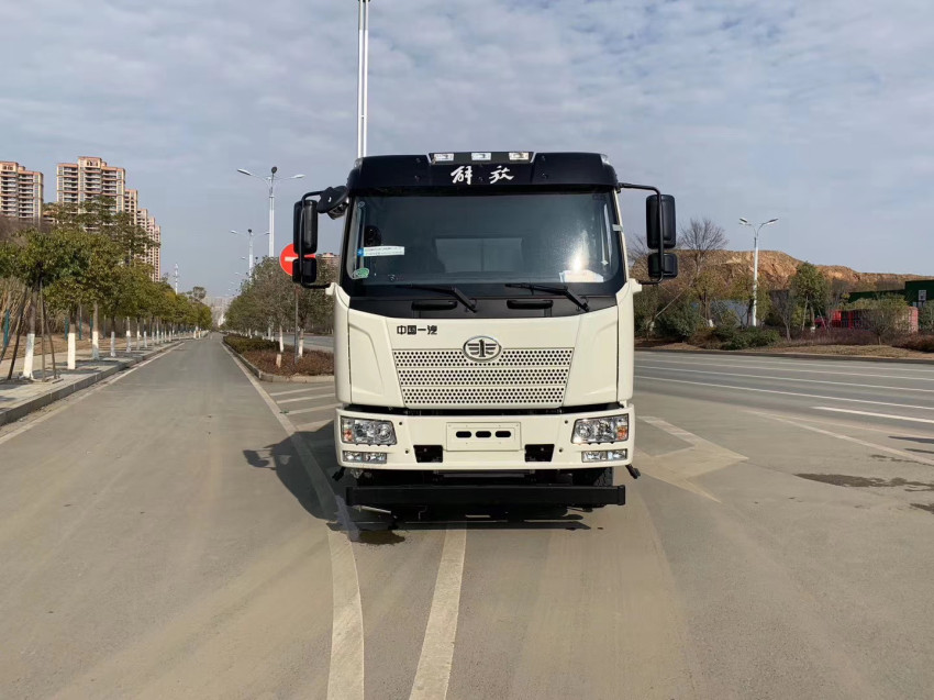 新東日牌YZR5180GSSCA6型灑水車 新東日牌YZR5180GSSCA6型灑水車