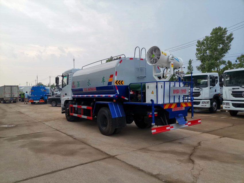 環(huán)衛(wèi)灑水車司機(jī)工作時(shí)打濕糧食 究竟誰之過錯(cuò) 環(huán)衛(wèi)灑水車司機(jī)工作時(shí)打濕糧食 究竟誰之過錯(cuò)