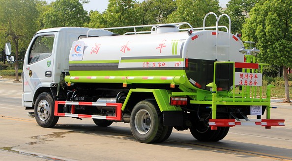國六5噸東風多利卡灑水車圖片 國六5噸東風多利卡灑水車圖片